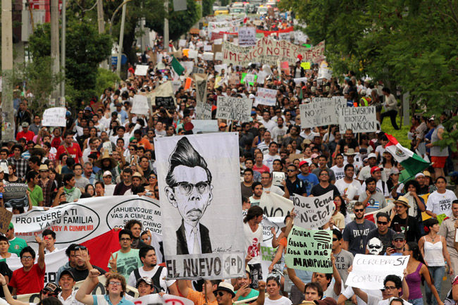 “Ayúdenos a cambiar la realidad”, <br>pide #YoSoy132 a la ciudadanía