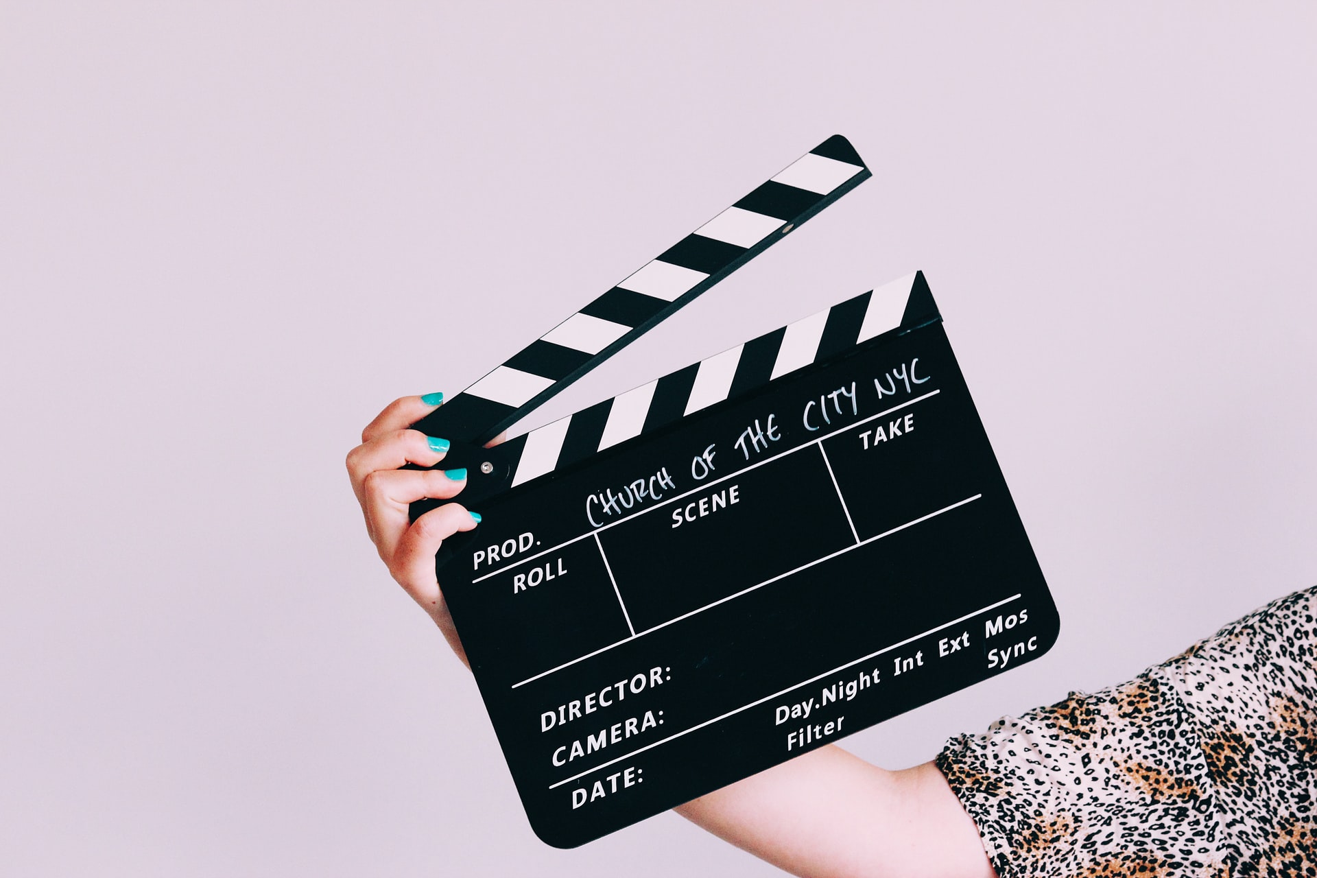 Esta cineasta abrió sus DMs en Twitter para *apoyar a mujeres que quieran hacer cine*