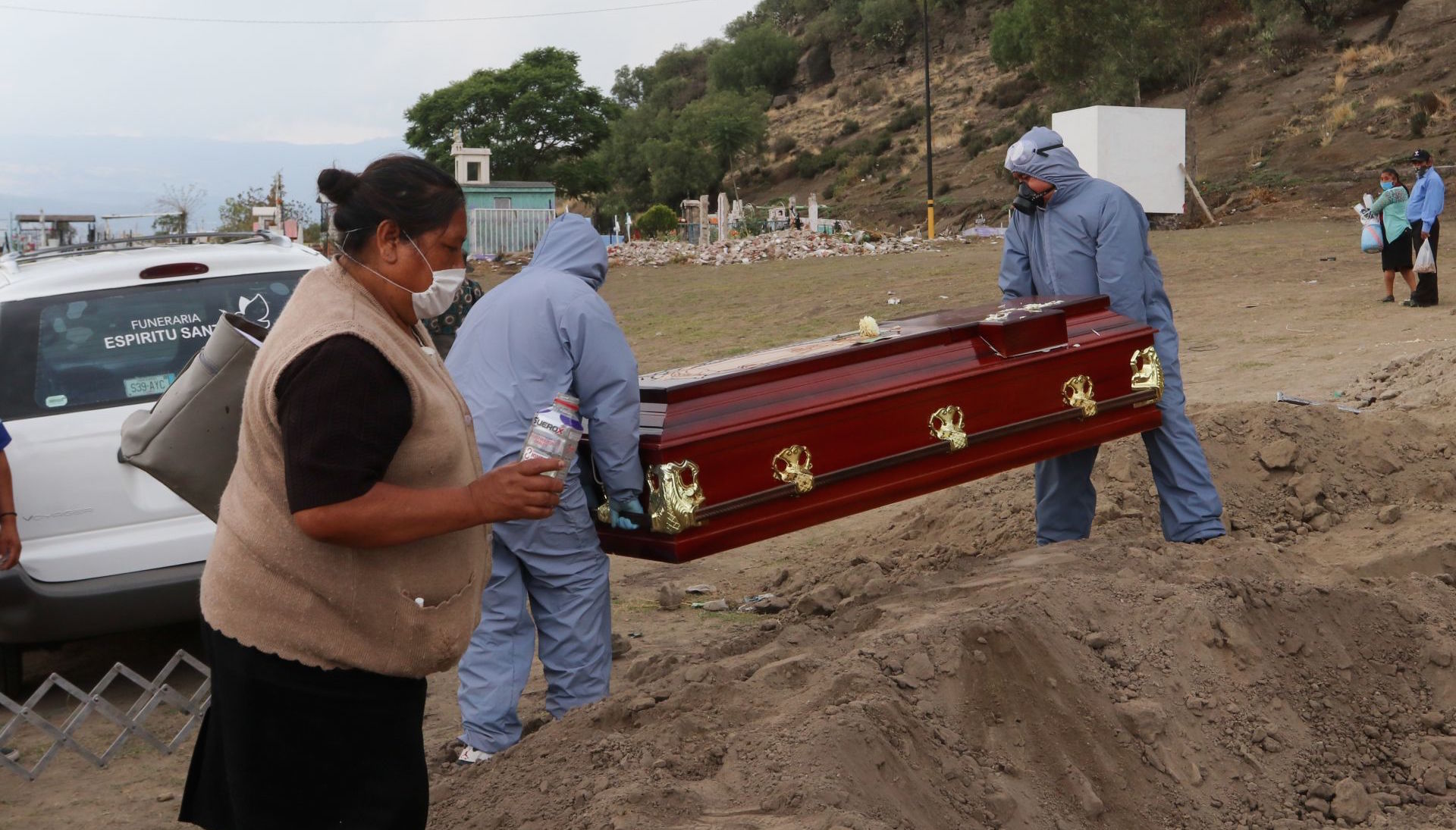 México pudo evitar 190 mil muertes en la pandemia: expertos a la OMS
