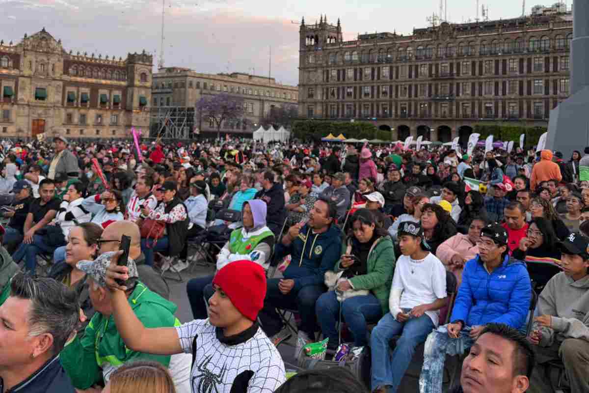 Preludio al ‘Fan Fest’ en el Zócalo: crónica de una noche fría 