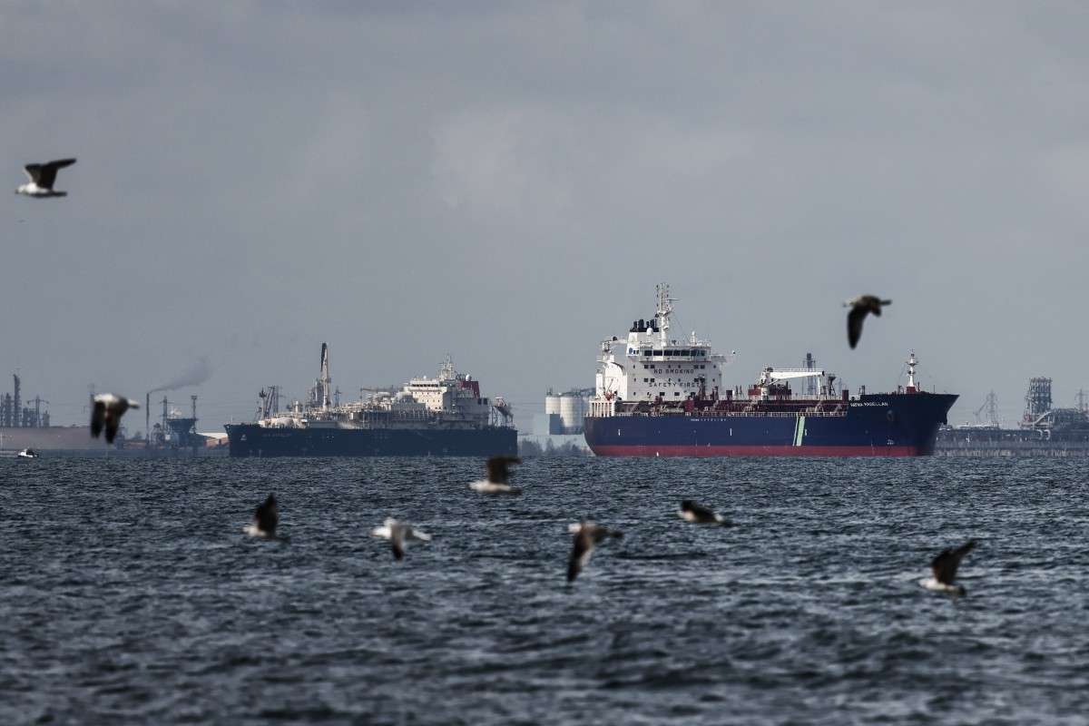 AIE libera 400 millones de barriles de petróleo, récord histórico, ante la crisis en Medio Oriente