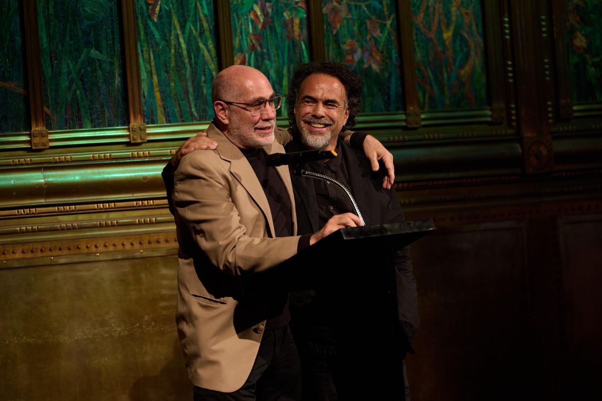Iñarritu y Arriaga se reconcilian en marco del aniversario de 'Amores Perros'