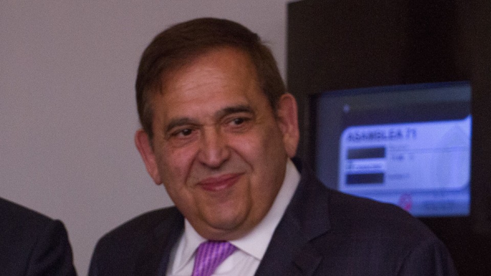 Alonso Ancira renuncia al consejo de Altos Hornos de México; llega Eugene Irving Davis