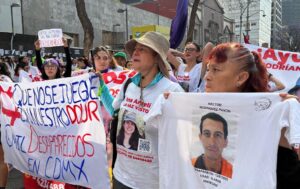 Mamá de Ameli marcha el 8M en la CDMX. (Foto: Marcela Nochebuena)
