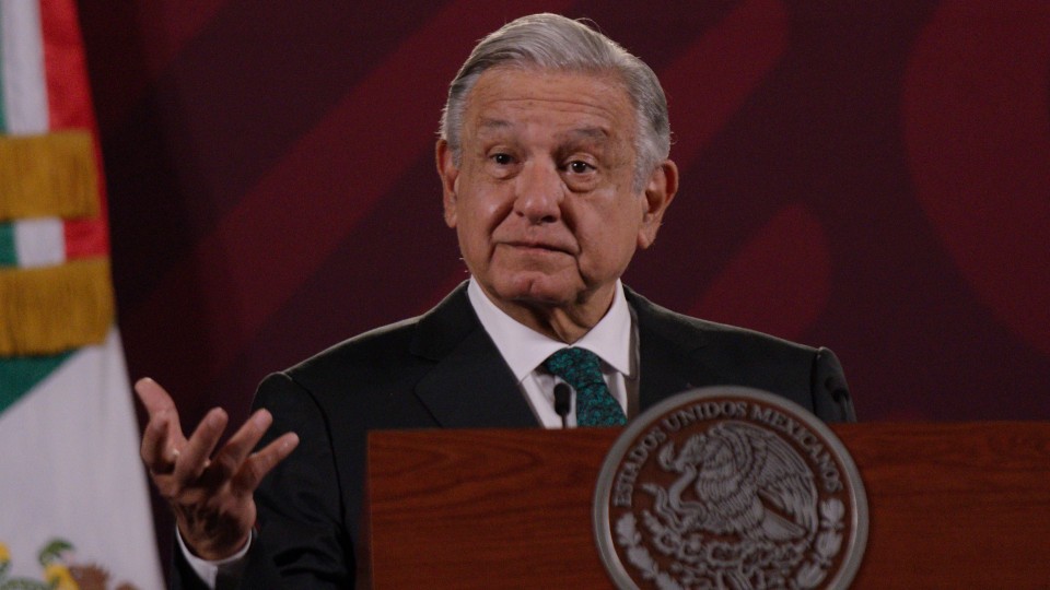 Ayudar a los pobres es una 'estrategia política', dice AMLO sobre el respaldo a su gobierno