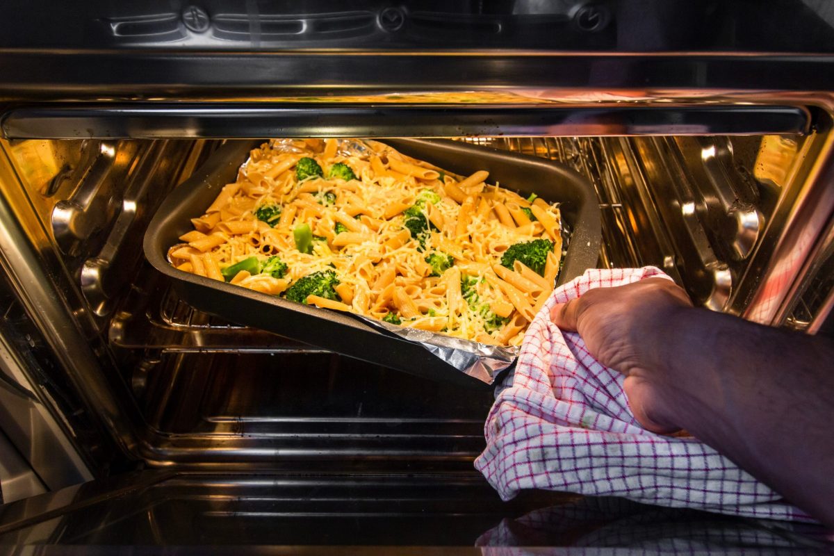 ¿Es tu primera vez? Aprende a usar el horno de la estufa