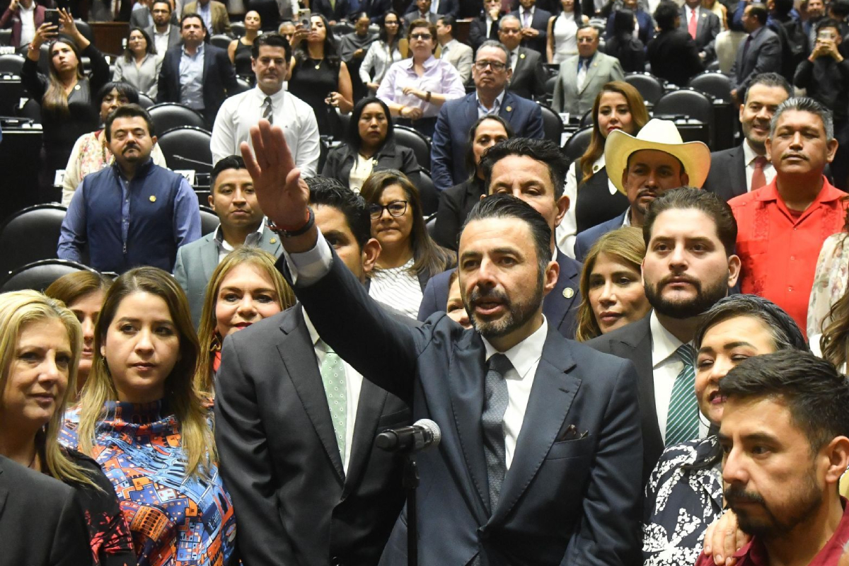 Aureliano Hernández promete terminar con impunidad tras asumir como titular de ASF
