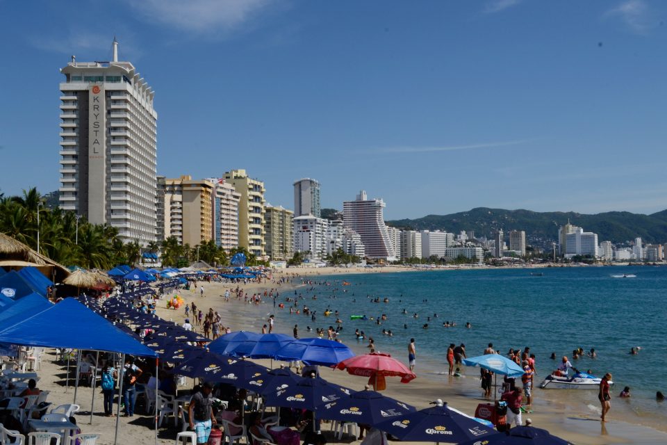 Me da unas papas, un six de cerveza y unas vacaciones en Acapulco: El nuevo servicio de OXXO