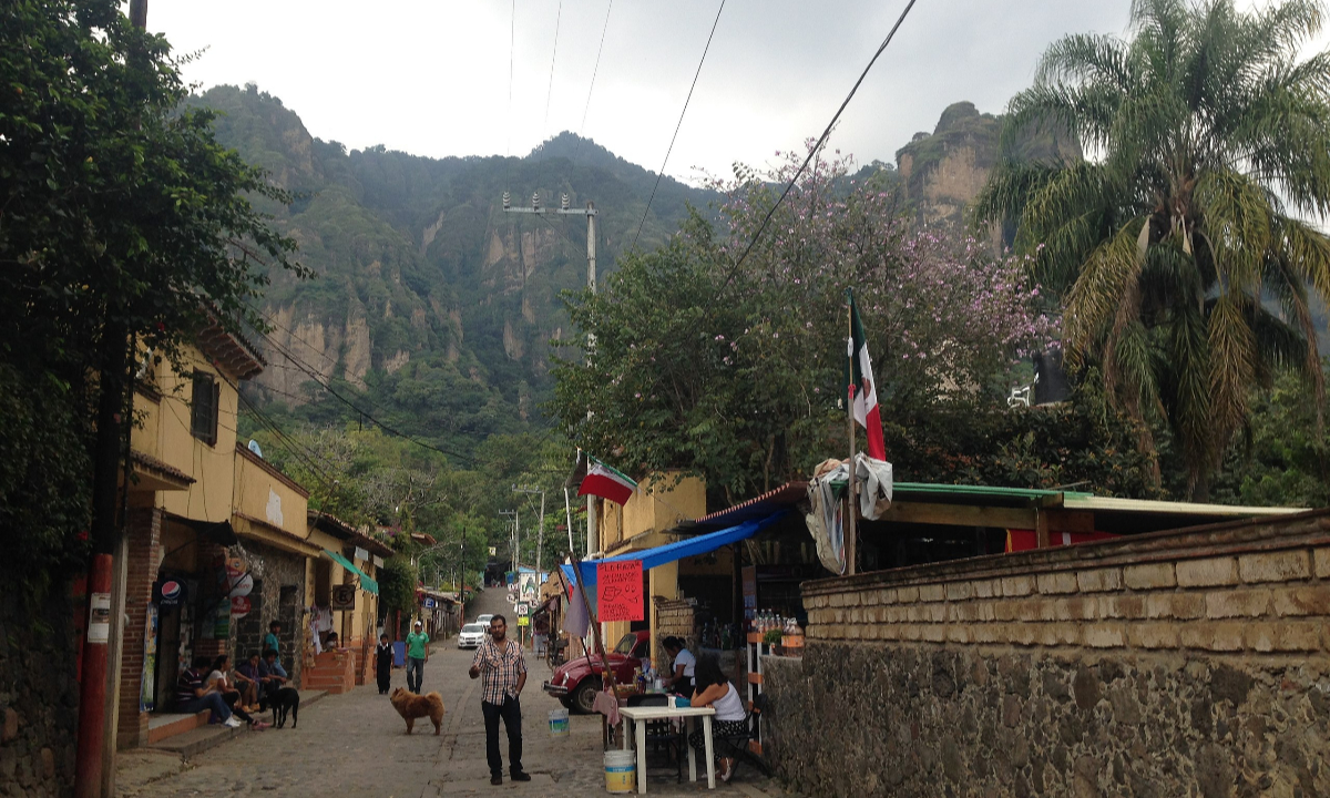 Subir al Tepozteco, disfrutar un masaje o comprar artesanías: *qué hacer en Tepoztlán*