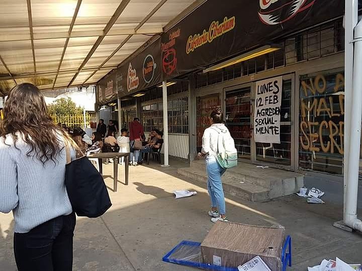 Alumna de CCH Valllejo sufre abuso sexual en la cafetería del plantel; estudiantes exigen justicia