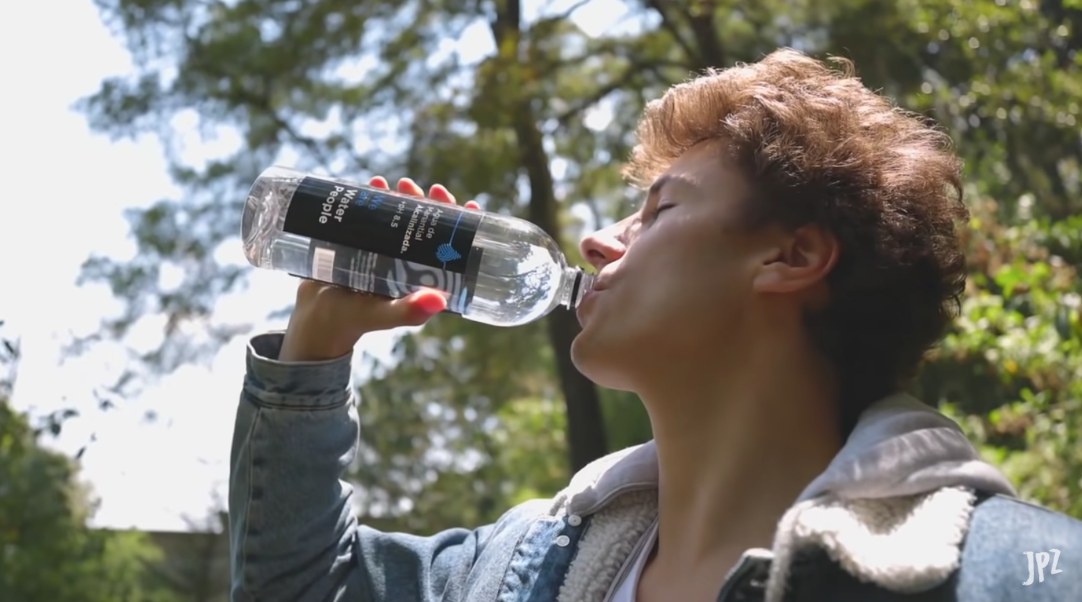 El *agua de Juanpa Zurita*: la verdad sobre el agua de manantial y la purificada
