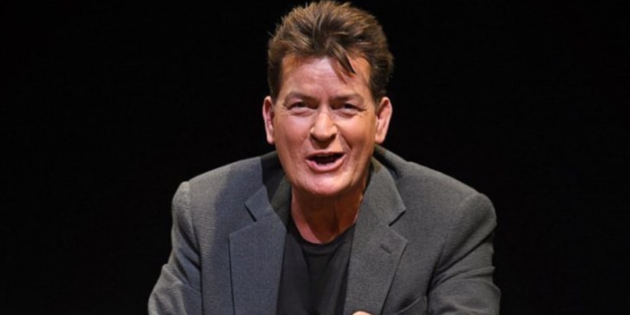 Acusan a *Charlie Sheen de violar a Corey Haim cuando era niño* en un documental