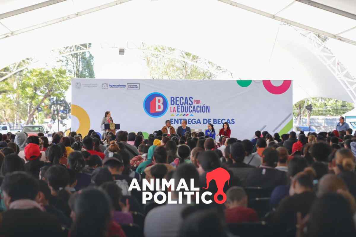 Concluye en Aguascalientes entrega de becas para infancias y juventudes