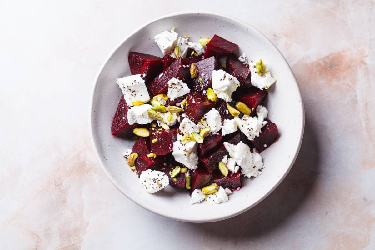 Betabel Rostizado con Yogurt y Nueces