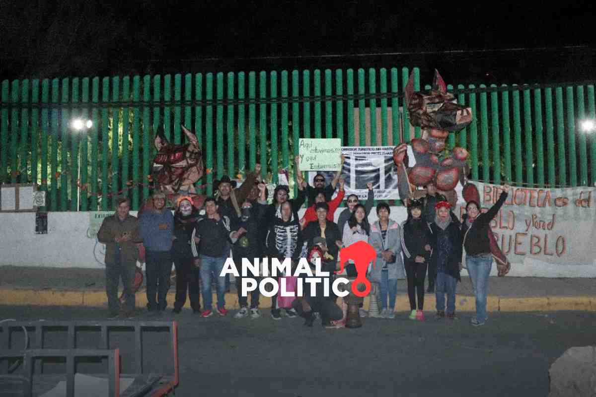 “Lucha por el pueblo no es delito”: vecina enfrenta denuncia por reabrir biblioteca en Xochimilco