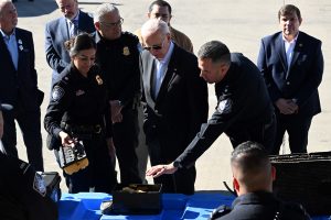 Biden llega a la frontera con México para su primera visita como presidente de EU