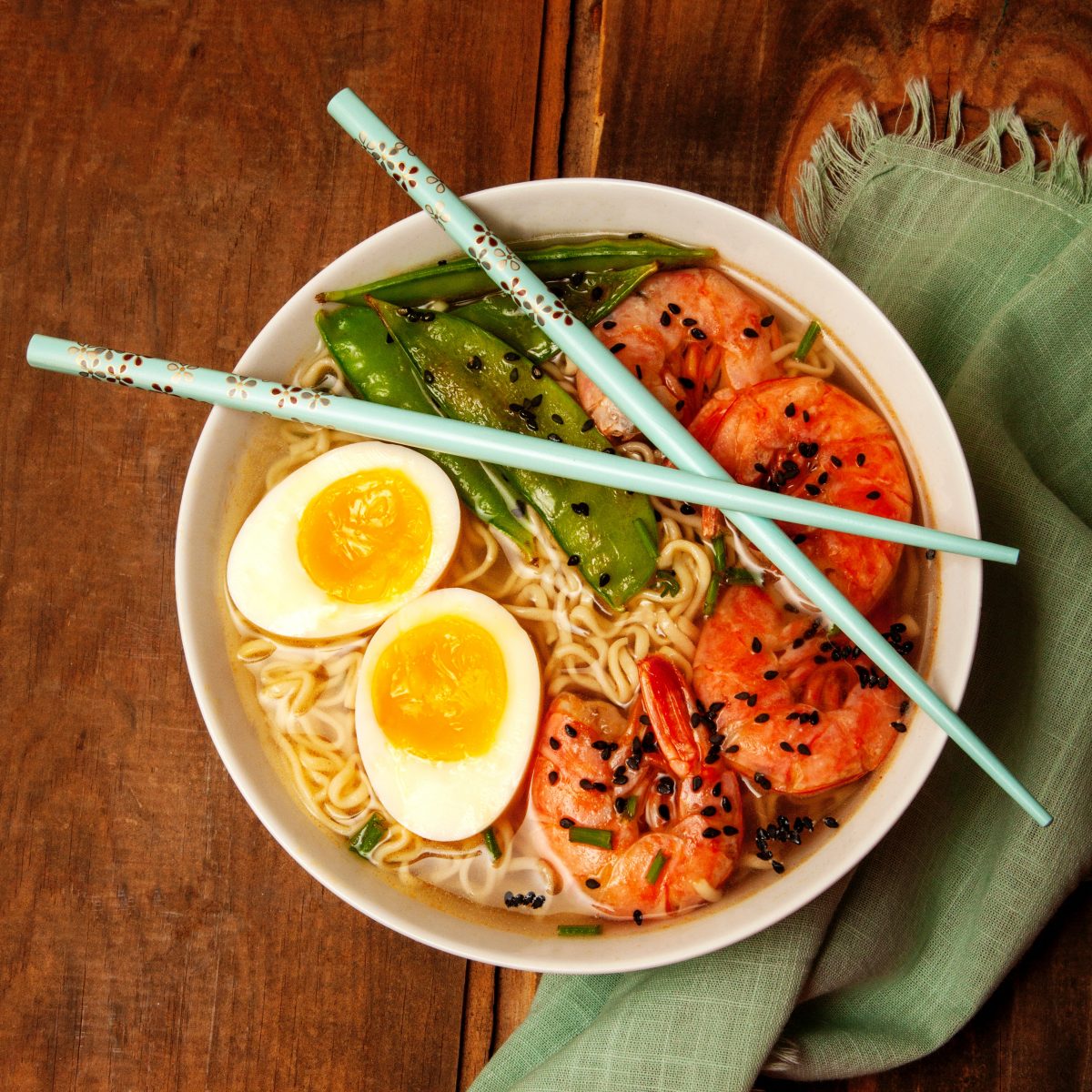 Cómo cocinar fideos chinos: en noodles, fritos o salteados