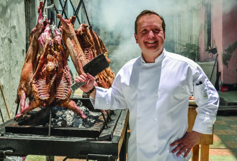 El cabrito al pastor, un plato típico del noreste de México