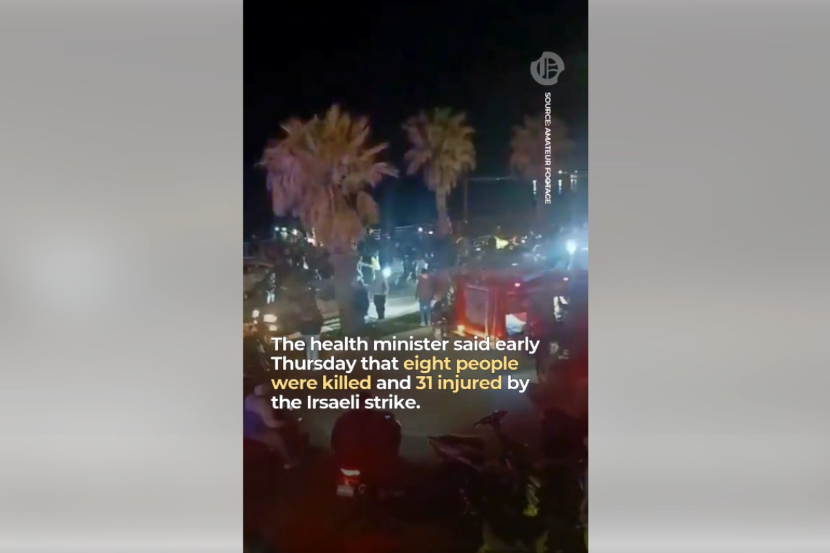 Contrario a lo que se asegura en un video que circula en redes sociales, la persona envuelta en una sábana blanca que meten en una ambulancia no es el primer ministro de Israel. En realidad, el material se grabó en Beirut, Líbano.