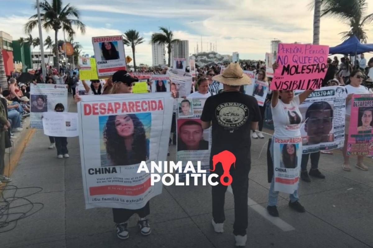 "Queremos visibilizar": familiares de personas desaparecidas se manifiestan en Carnaval de Mazatlán