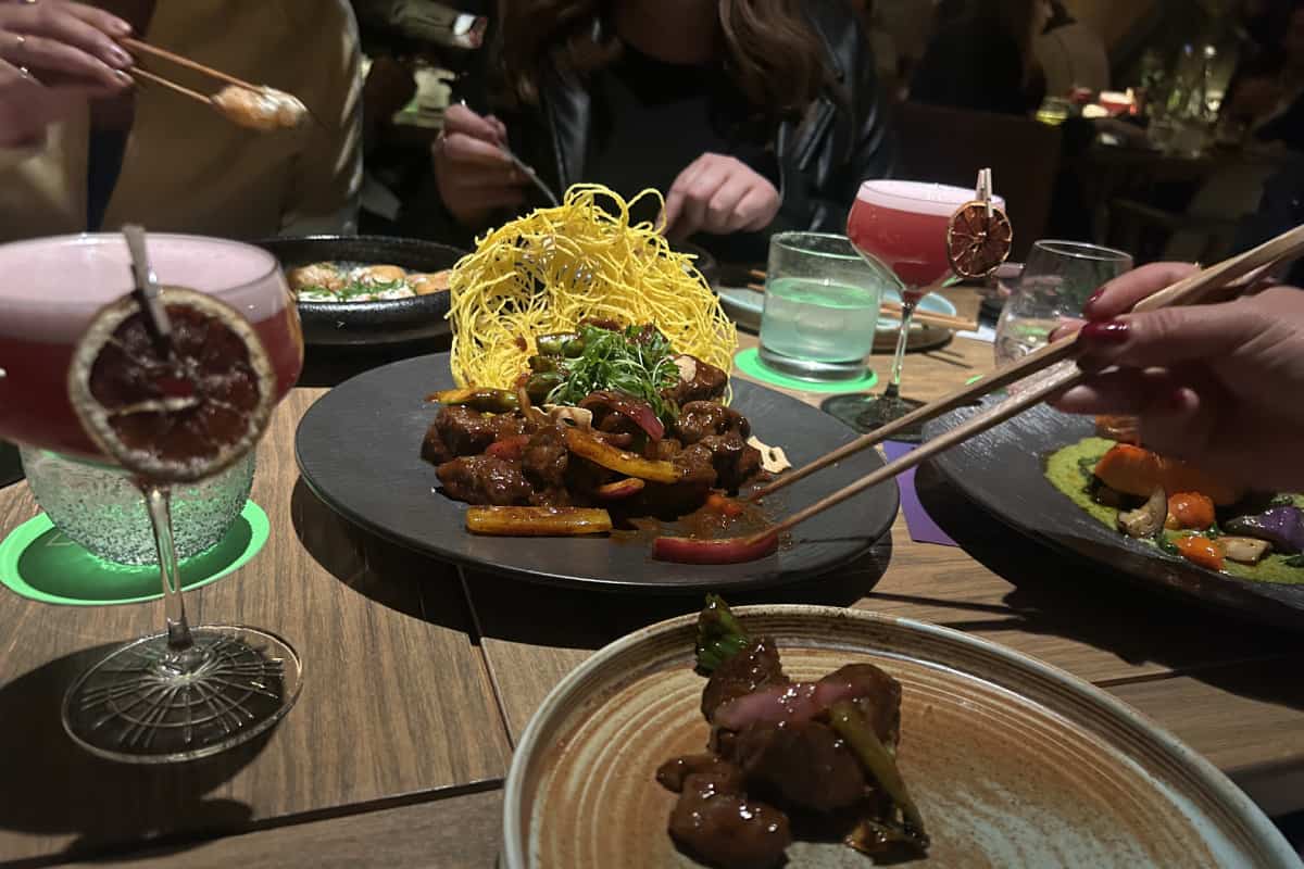 Fusión temporal: Ling Ling y el Chef Alexis Ayala