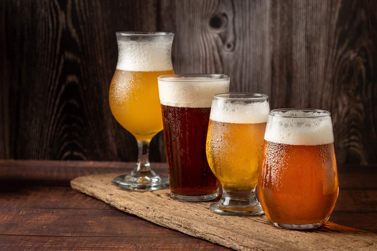 4 cervezas artesanales perfectas para una carne asada
