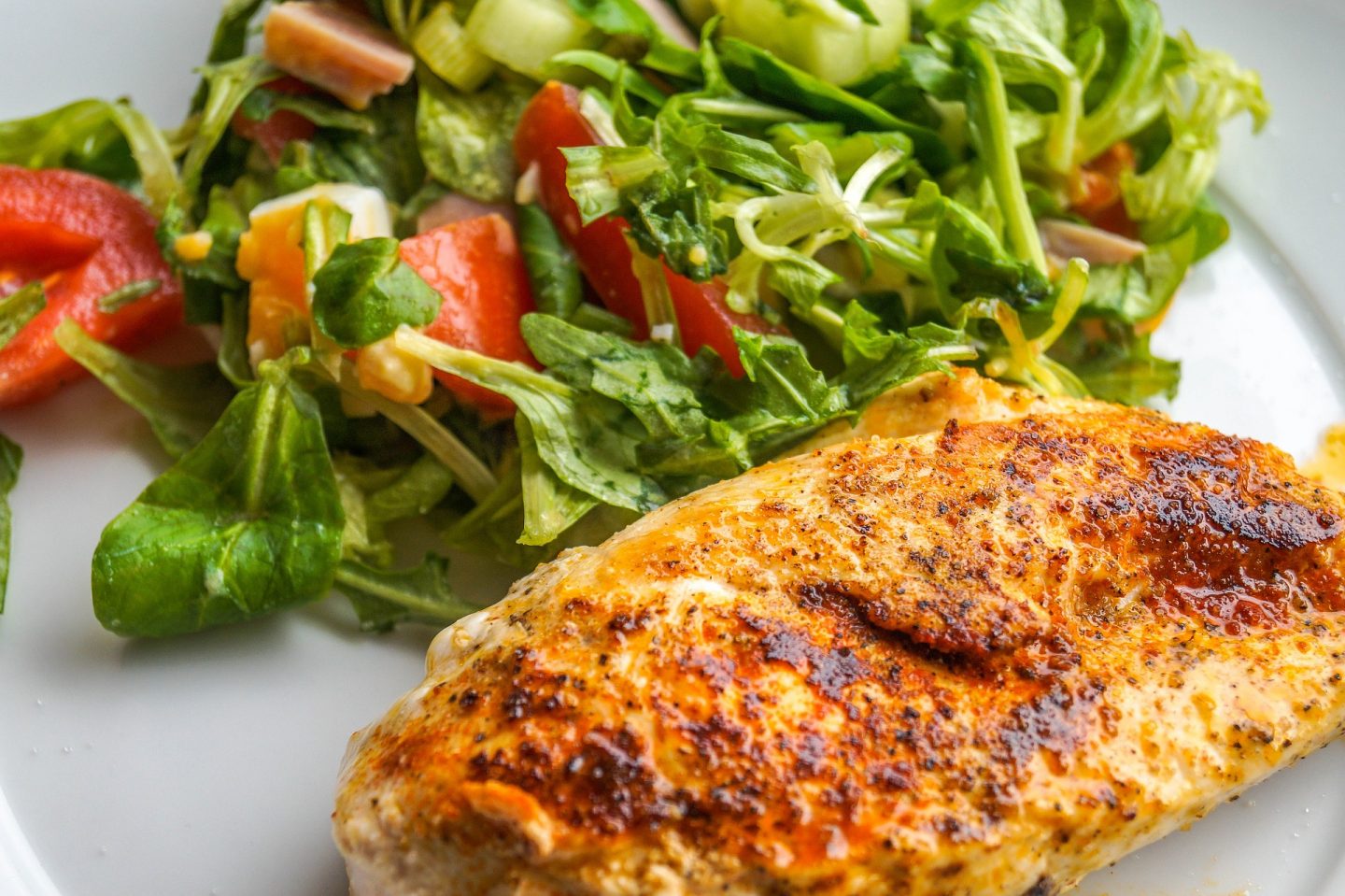 Tres formas de preparar pechugas de pollo con espinacas