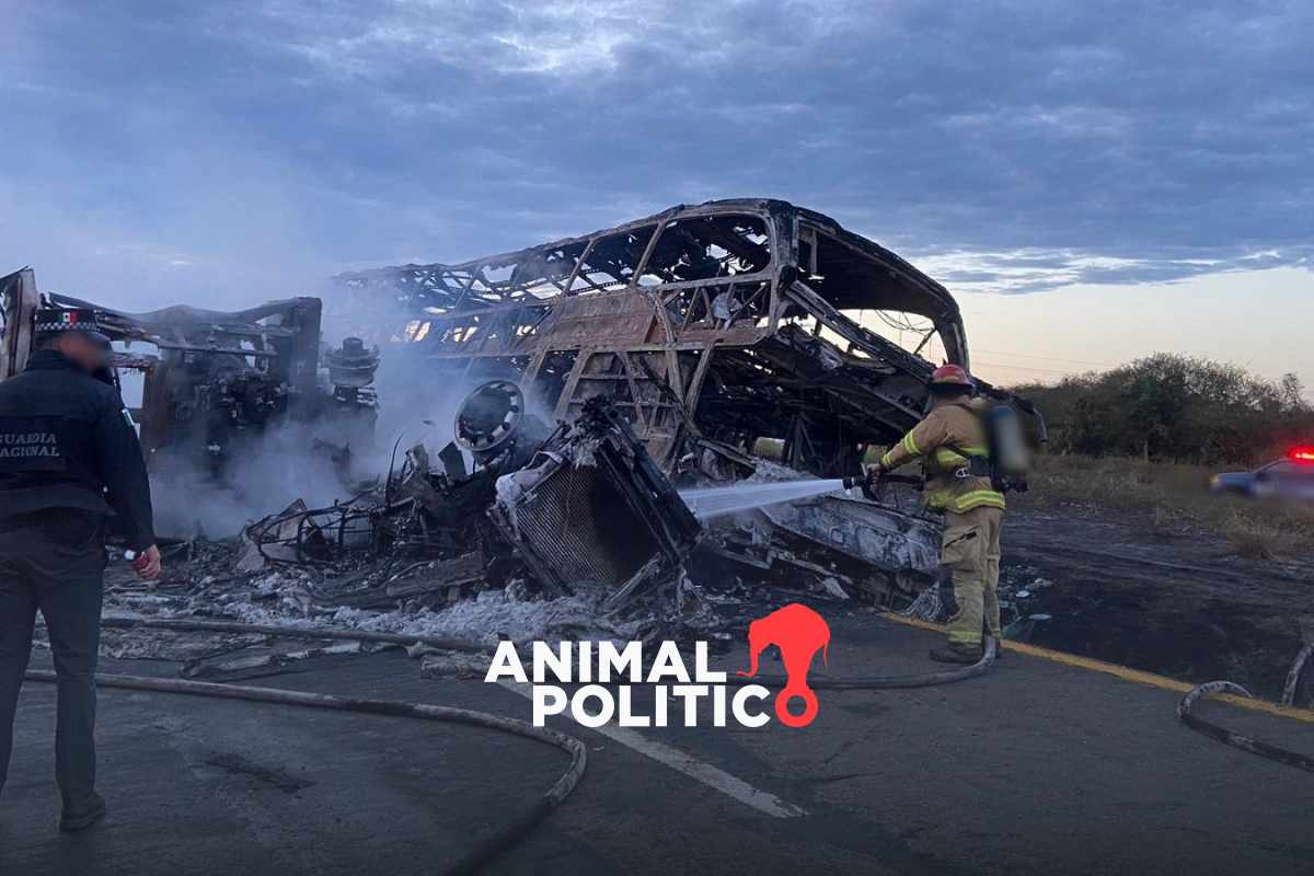 Choque en la autopista Mazatlán-Culiacán deja al menos 20 muertos