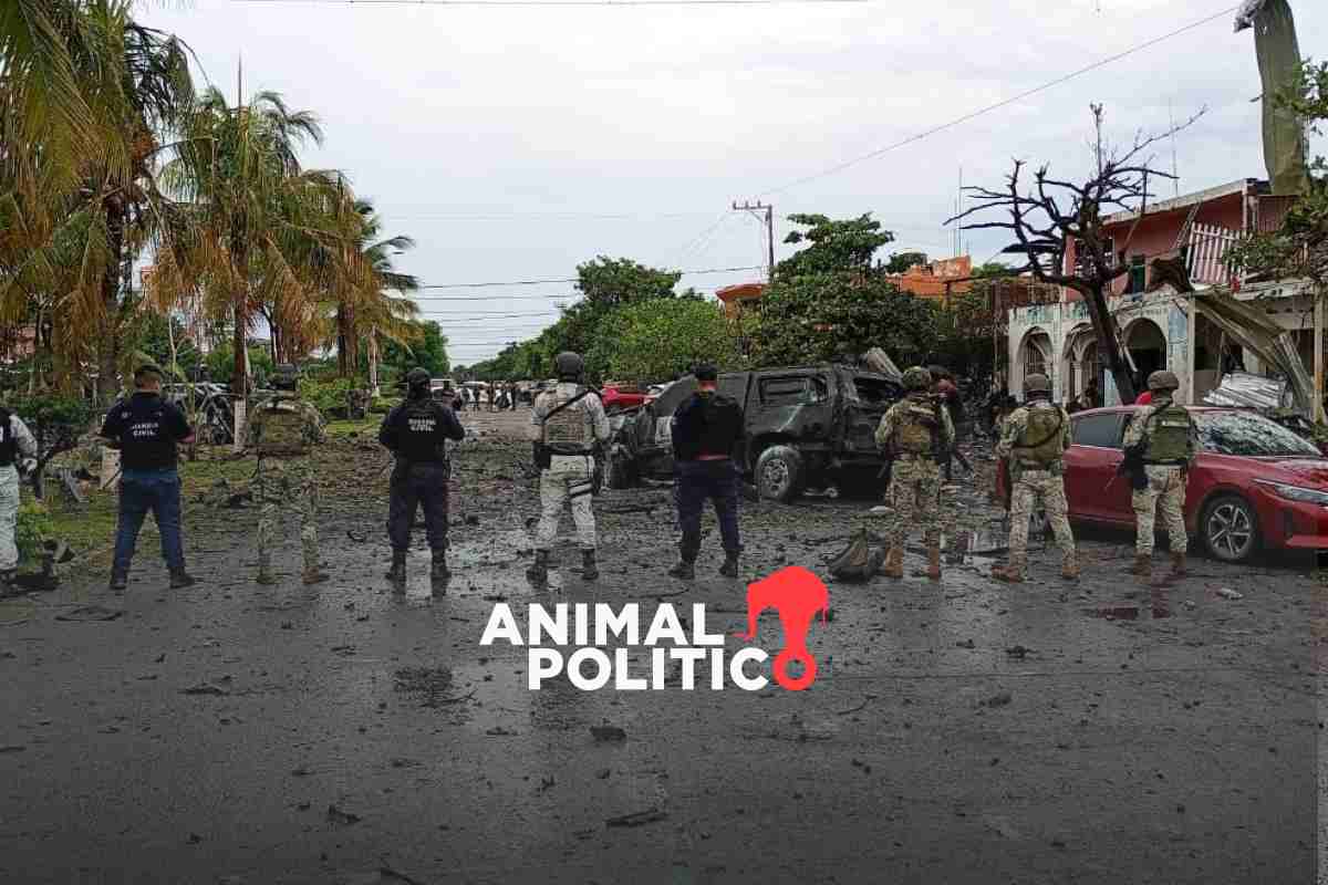 Atacan con coche bomba a la policía comunitaria de Coahuayana, Michoacán, hay cinco muertos 