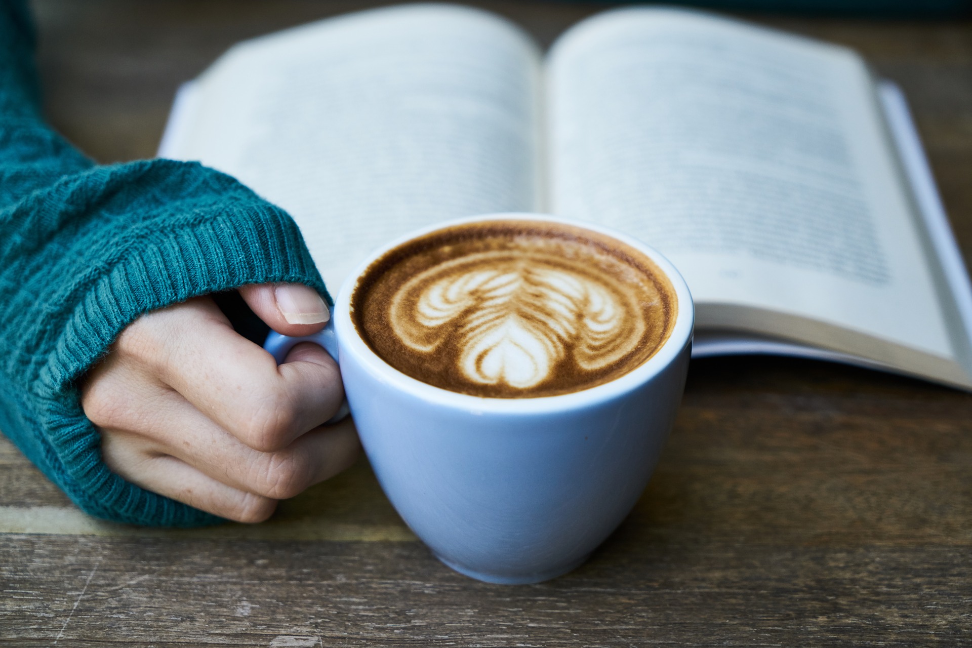 Café de otoño y diez cafeterías para apapacharte esta temporada
