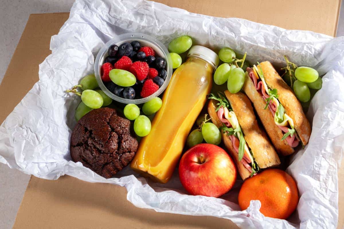 ¿Vas a vacacionar? Ideas de snacks para viajes cortos y largos