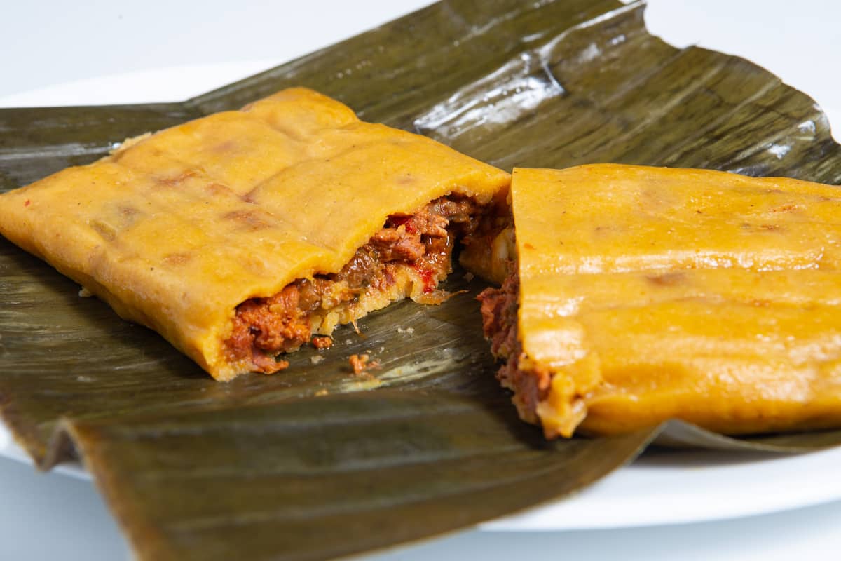 ¿Cómo hacer las tradicionales hallacas venezolanas?