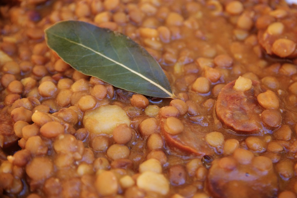 Cómo hacer lentejas con tocino ¡para que venga la abundancia!