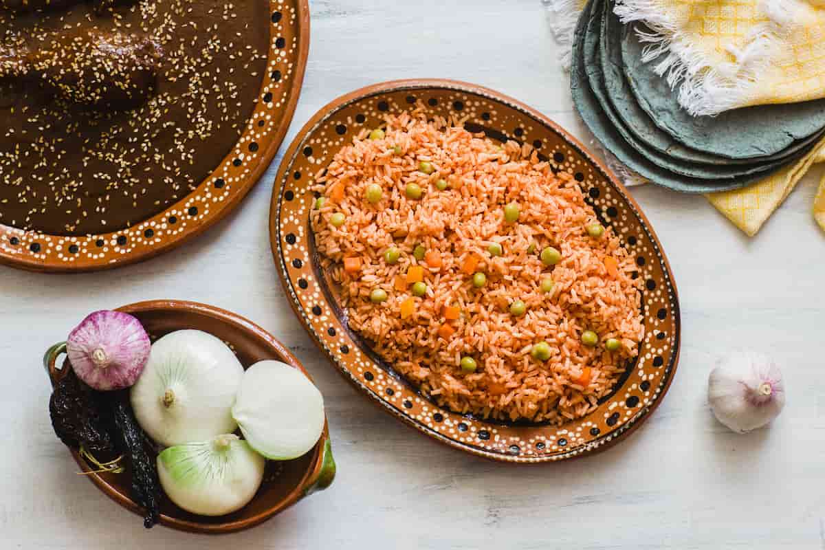 La receta de la abuela para hacer arroz rojo mexicano