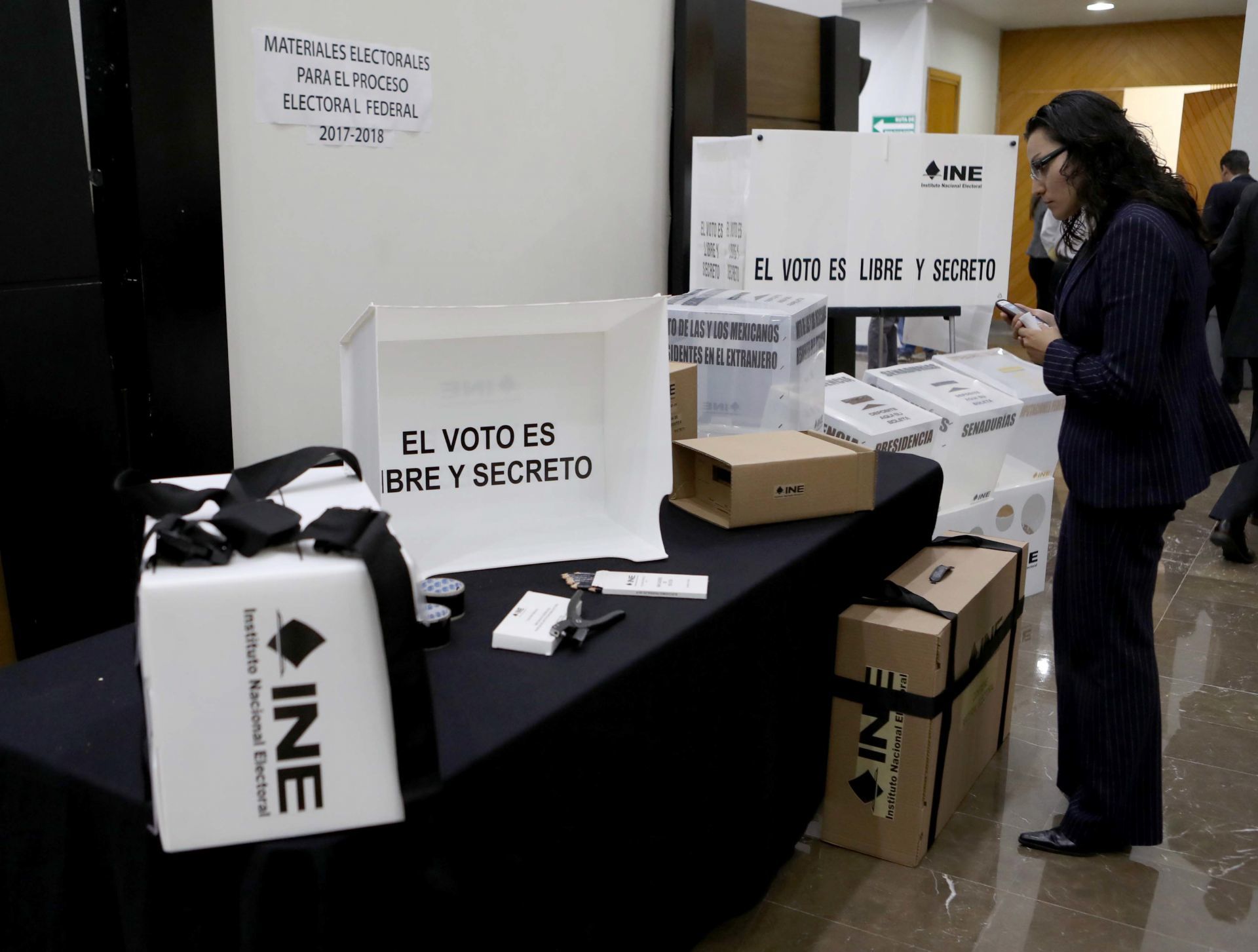 Congresistas de EU advierten retroceso democrático por Plan B de AMLO