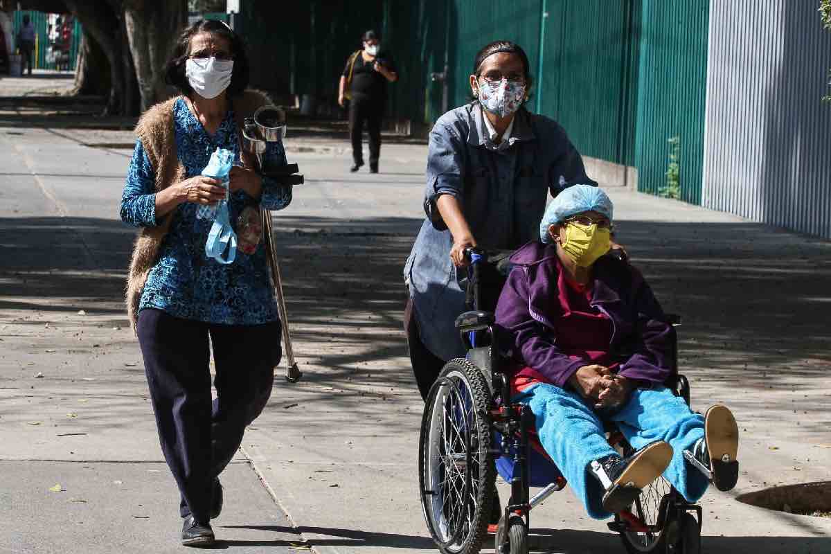 El costo de cuidar: cómo frena la movilidad social y amplía la brecha de género en México