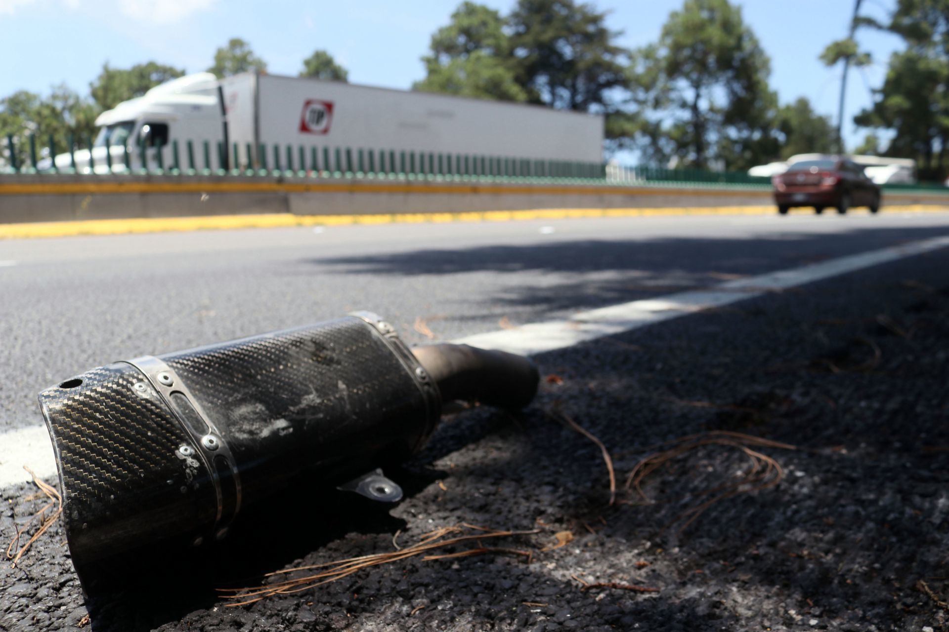 Identifican 6 cuerpos de accidente en México-Cuernavaca; una era menor de edad