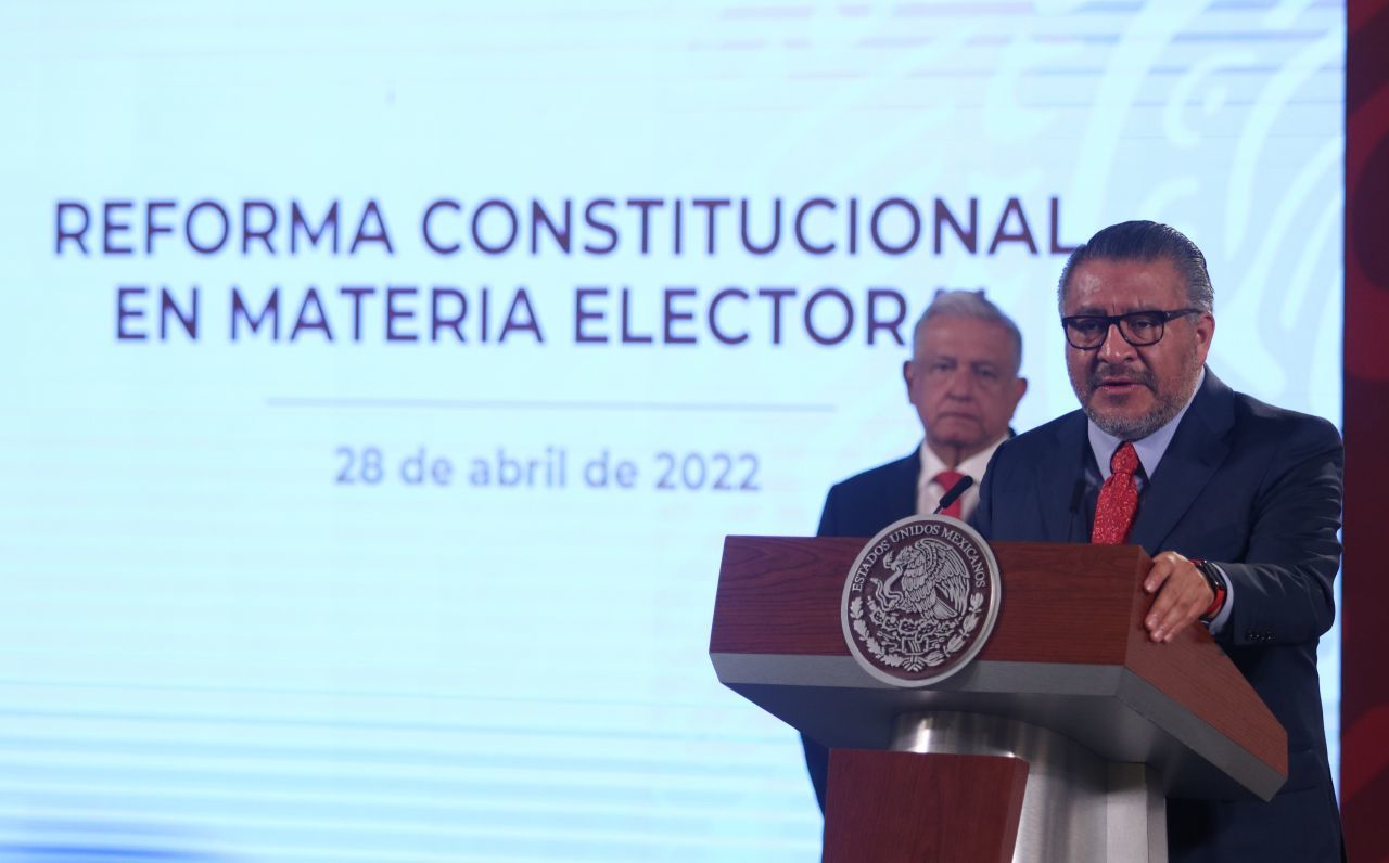 AMLO presenta reforma electoral: va por sustituir el INE y cortar diputados