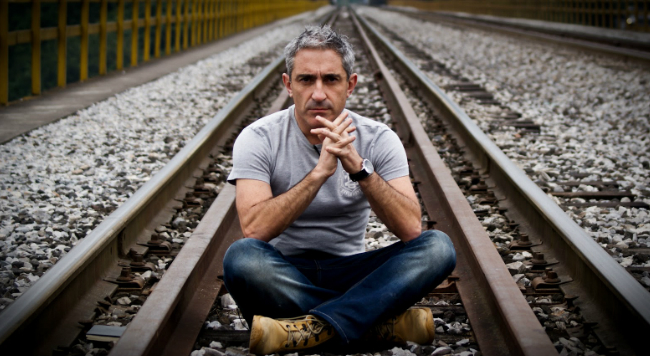 Esperando a <i>La Bestia</i> con el ex corresponsal de guerra Jon Sistiaga