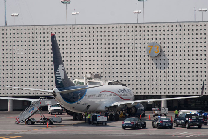 Acusa pasajero discriminación en vuelo por ser gay