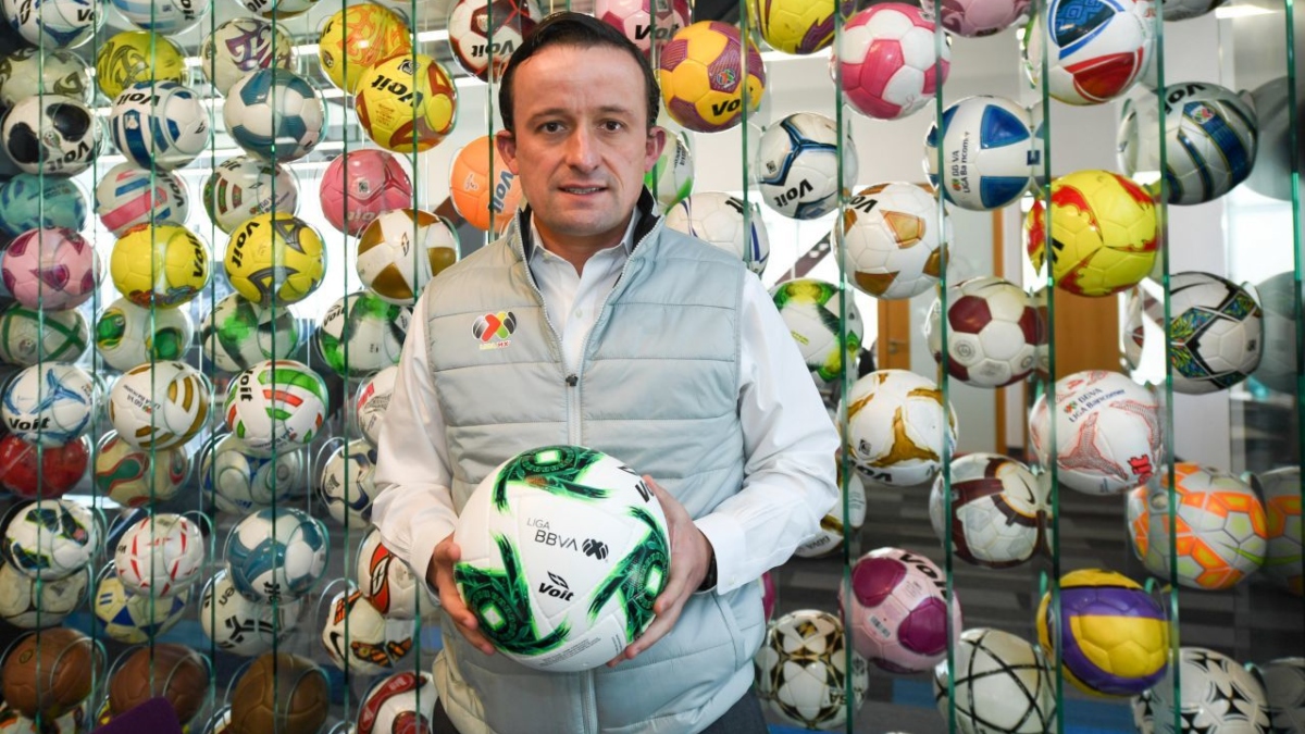 ¡Bye, política, hola, futbol! *Mikel Arriola es el nuevo presidente de la Liga MX*