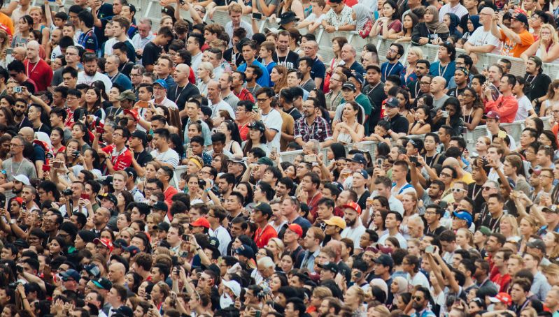 Ya somos 8 mil millones de personas: 6 datos sobre la población mundial