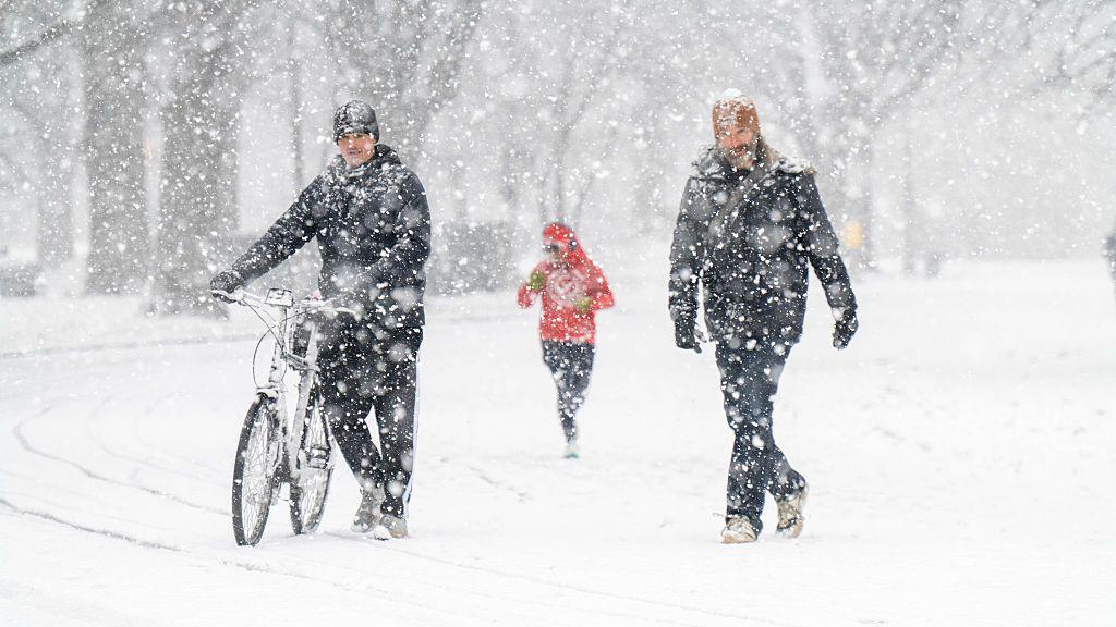 Por qué es tan peligrosa la gigantesca tormenta de nieve y hielo que amenaza a gran parte de EU este fin de semana