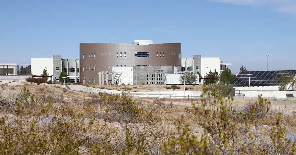 Una universidad en el desierto: inseguridad y hasta víboras amenazan a estudiantes de Juárez