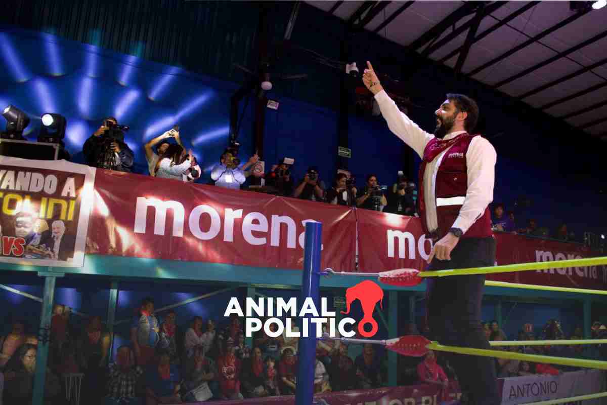 Diputado de Coahuila, Antonio Attolini, presenta informe de resultados en show de lucha libre