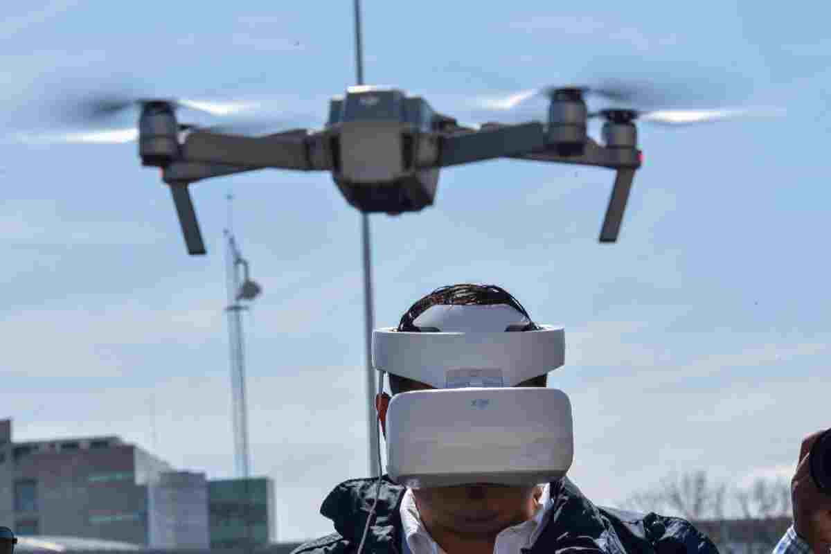 Gobierno de AMLO propone castigar hasta con 30 años de prisión uso de drones para generar violencia