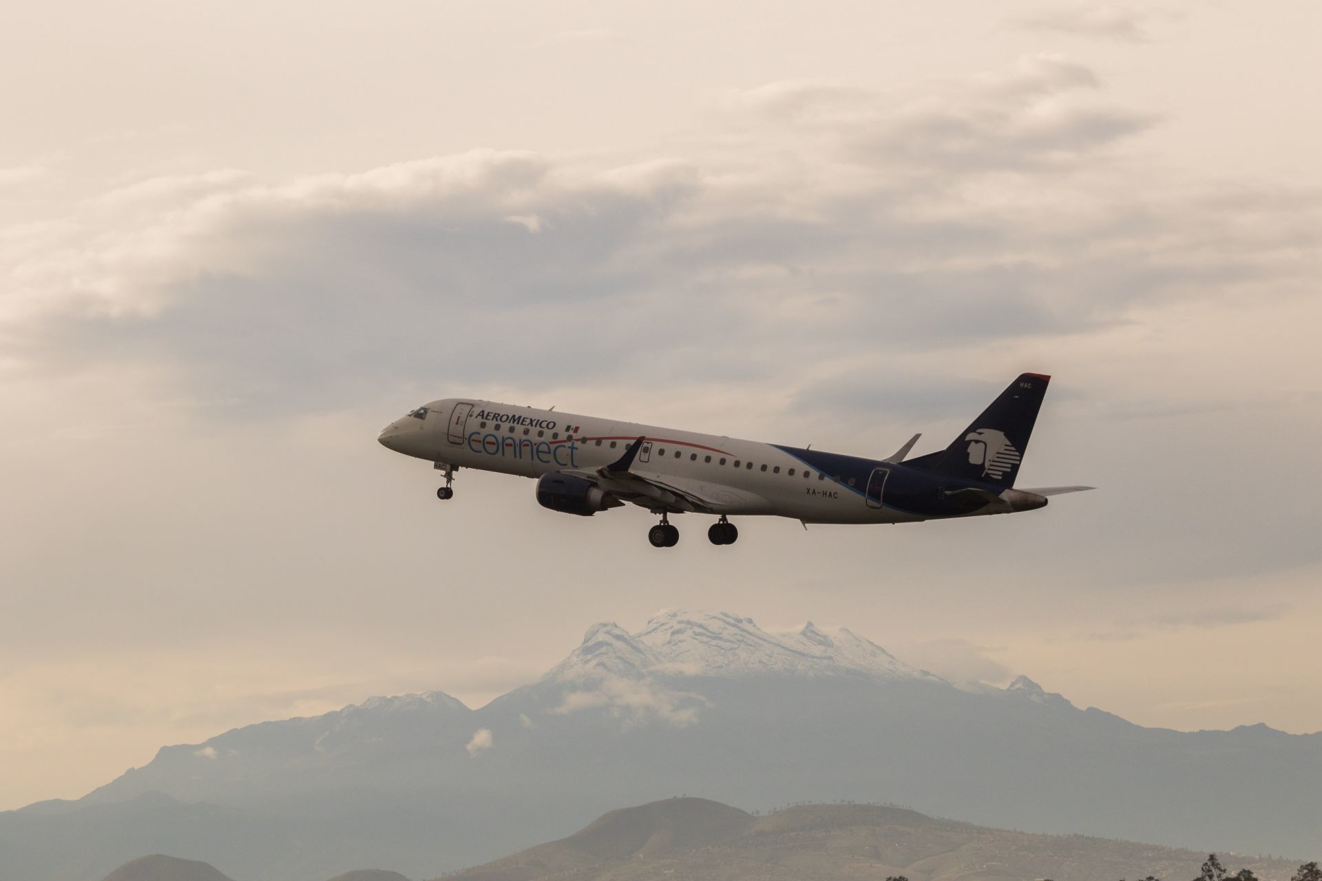 Controladores señalan alza de 300% en incidentes aéreos por rediseño
