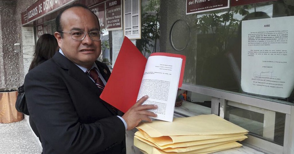 ¿Qué es un amparo, y qué implica en casos como los de Deschamps y Lozoya?