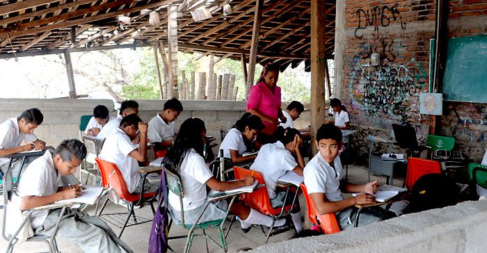 Contrastantes niveles de escolaridad en el país: Inegi