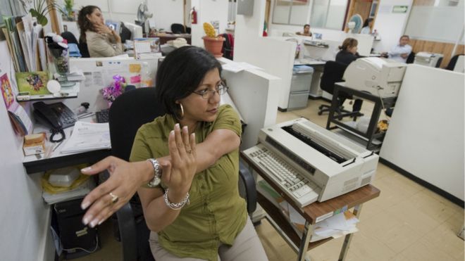 ¿Por qué el apellido Godínez se convirtió en etiqueta para discriminar a algunos oficinistas?